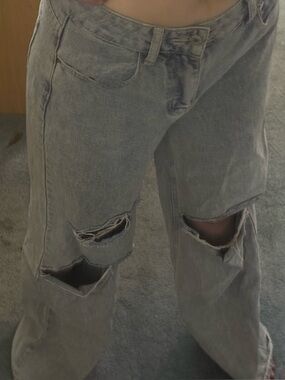 Women's Wide-Leg Distressed Light Wash Jeans